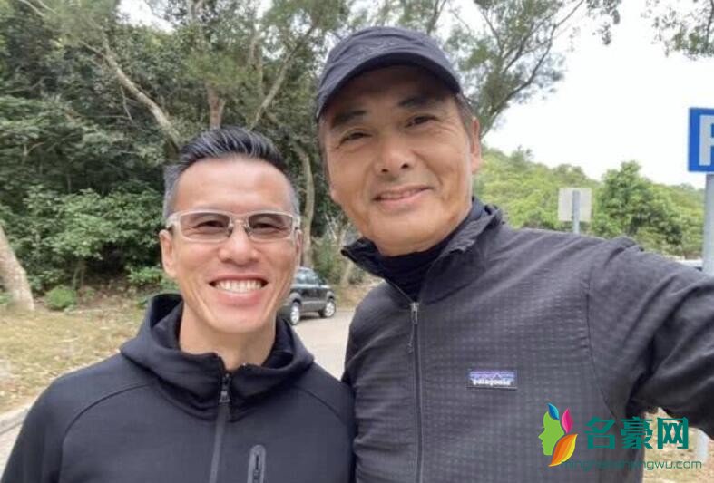 近日,网上曝出了周润发跑步被偶遇的照片,如今周润发行山队伍人员