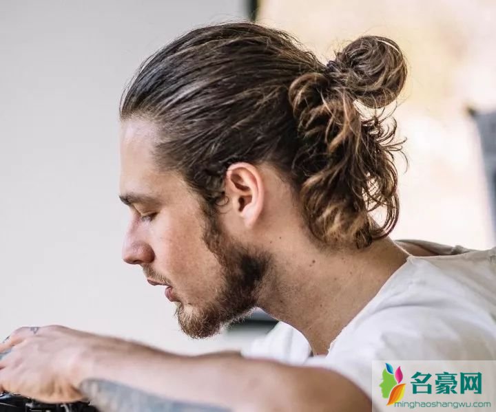 男生怎么留丸子头 男生发型选择