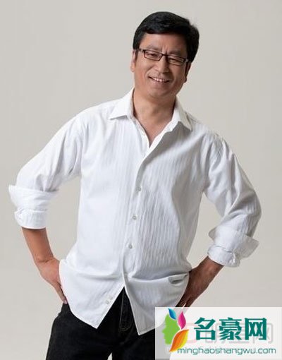 白岩松被开除党籍了吗 白岩松为何被开除党籍+真正原因