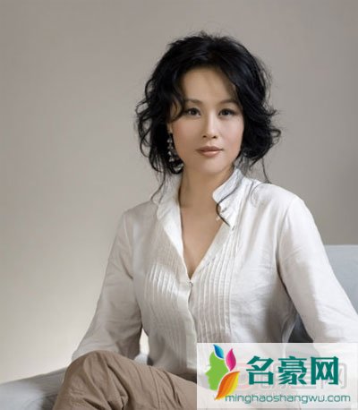 邬君梅为什么没有孩子 也是靠拍脱戏出道的没孩子很正常