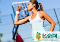 运动前多久喝水最正确 运动前喝水影响减肥效果吗