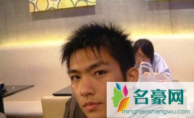 炎亚纶真的整容了吗 炎亚纶未整容的样子