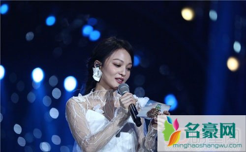 张韶涵成歌手首位女性串讲人 被妈妈拖累后她终于要重新火了