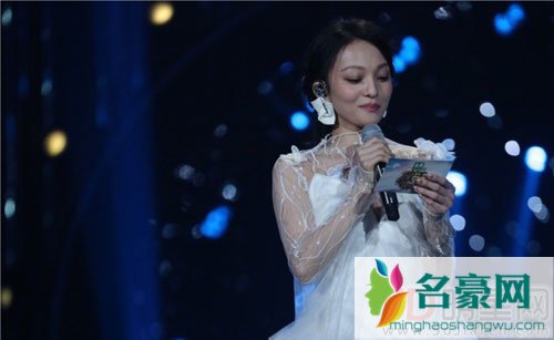 张韶涵成歌手首位女性串讲人 被妈妈拖累后她终于要重新火了