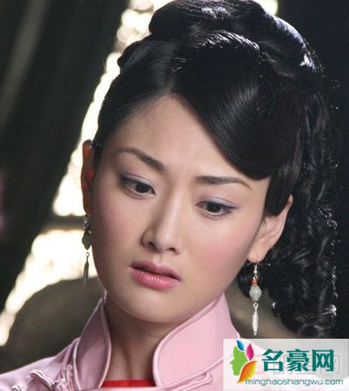 陈洁《灵魂摆渡2》中饰演冥王的演员是陈洁,在第一部中她饰演的角色是