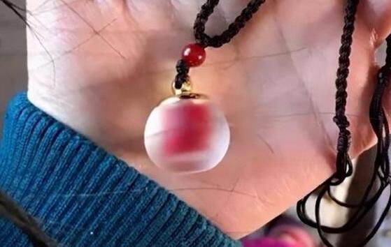 血吊坠什么意思 血吊坠会臭吗