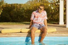  Brooks Brothers布克兄弟独家合作推出泳装胶囊系列，探寻「如是格调」的多面自我表达