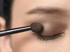 如何画大眼妆 眼妆怎么画可遮黑眼圈