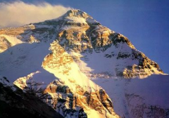珠穆朗玛峰海拔多少米 去珠穆朗玛峰登山的最佳时间