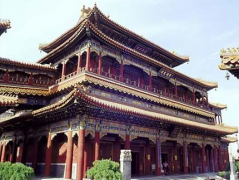 雍和宫初建于哪个年低 雍和宫的规模特点