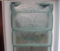 冰箱冷冻室如何除冰 冰箱冷冻室结冰怎么办