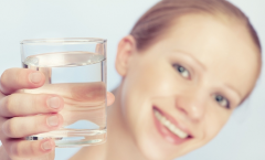 怎样喝水才能给身体进行排毒