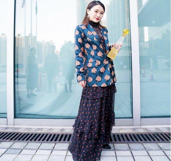 谭杏蓝身高158cm穿出170的效果 可见穿搭与摄影角度的重要性