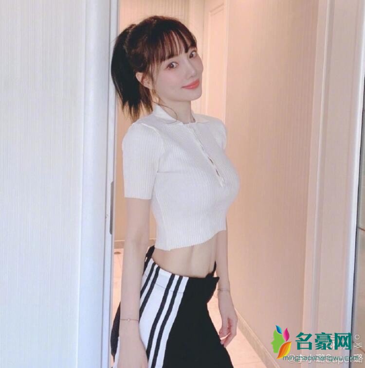 李小璐近照