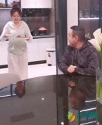 潘长江豪宅内景曝光 黑白色调装修简洁大方上档次