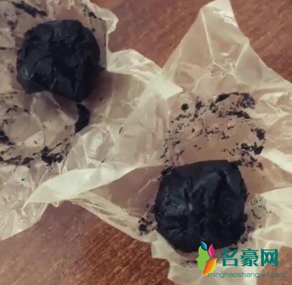 张柏芝服用药丸