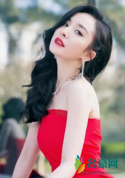 杨幂爸爸晒女儿美照