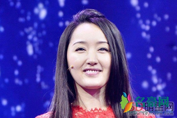 杨钰莹是要结婚了吗 是鲍国安的儿子吗?总感觉头上绿油油的