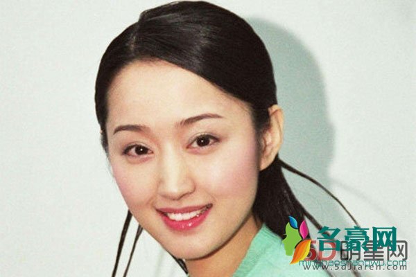 杨钰莹是要结婚了吗 是鲍国安的儿子吗?总感觉头上绿油油的