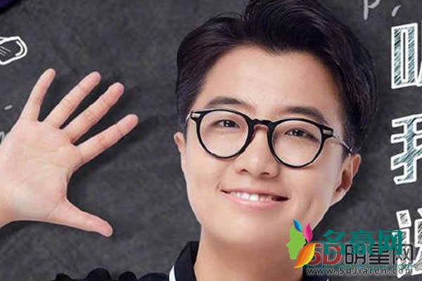 邱晨和冯梓恩分手了吗 奇葩说不是gay就是蕾丝:邱晨是男生还是女生?