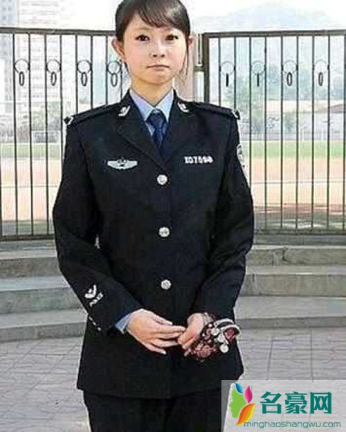 王梦溪被曹某干的无v图 原来只是上学时期的警服照不是警花