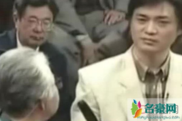 白岩松说崔永元 白岩松和崔永元一个只会说而另一个都是实力行动