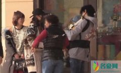 吴奇隆探班刘诗诗 二人温馨聊天不时对视间爱意浓浓