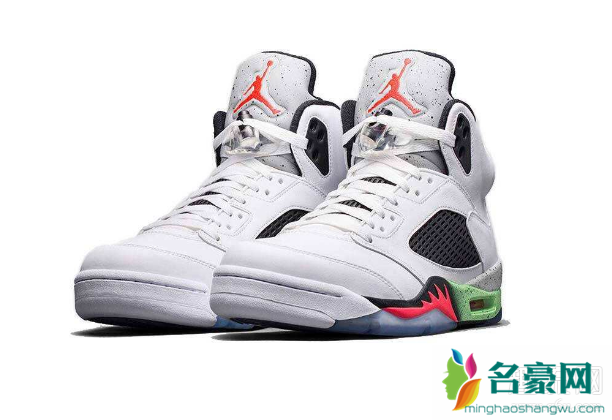 aj5也就是air jordan v,飛人喬丹的第五代球鞋·由著名的喬丹鞋設計師