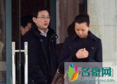 宓春雷的第一任老婆照片 有钱时谈的是情没钱时谈的是钱