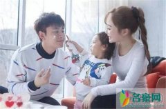 李小璐承认二胎预产期 并不觉得貌合神离的家庭就一定对孩子好