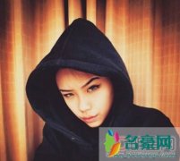大胸女万妮达不带胸罩福利照什么梗 万妮达男朋友是谁很享福
