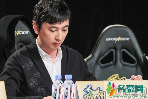 瓜瓜为什么打王思聪 打他那小伙子应该够吹一辈子牛逼