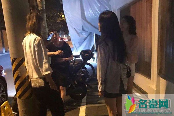瓜瓜为什么打王思聪 打他那小伙子应该够吹一辈子牛逼