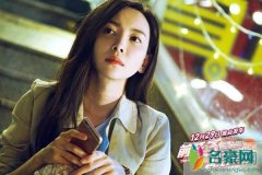 总感觉于文文是弯的 她长的其实不是非常漂亮的那种但感觉看着很舒服