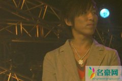 陈羽凡吸毒中的何某某是谁（陈羽凡同居多年的女友）