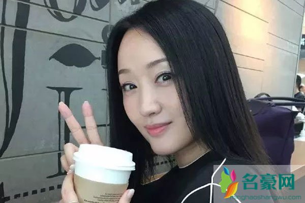 杨钰莹有再婚吗 并不是她没把自巳嫁出去,哪个有点自尊的男人不要脸面