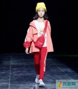 钟丽缇俩女儿走秀气场十足 完全专业模特既视感