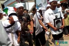 王宝强妈妈去世 上个月曾与妈妈一起度过母亲节