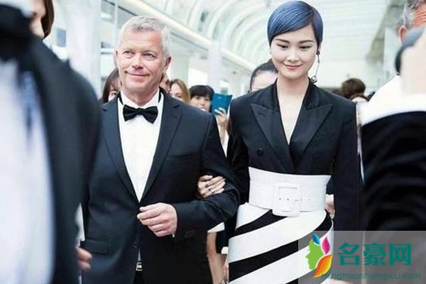 李宇春和老外结婚了吗 如果是嫁给一个老头也是她的幸福