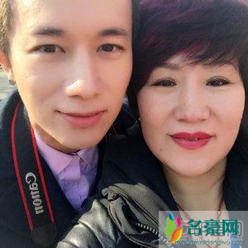 李明霖妈妈以前是小姐? 干什么的个人资料职业曝光