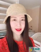 舒畅面部僵硬疑整容 相比较之前的脸型变长了不少