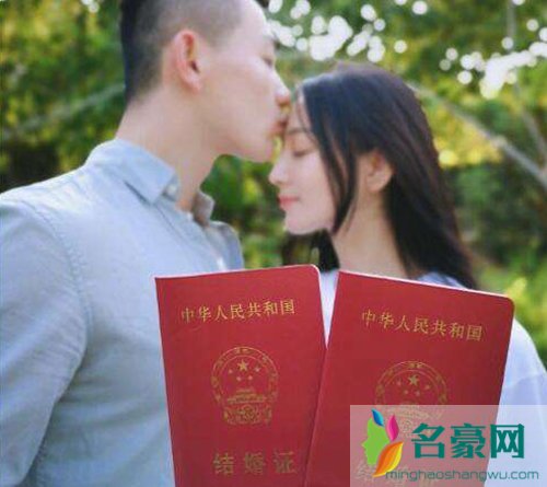 何捷父母同意张馨予 人家都结婚了就不要再说人家了