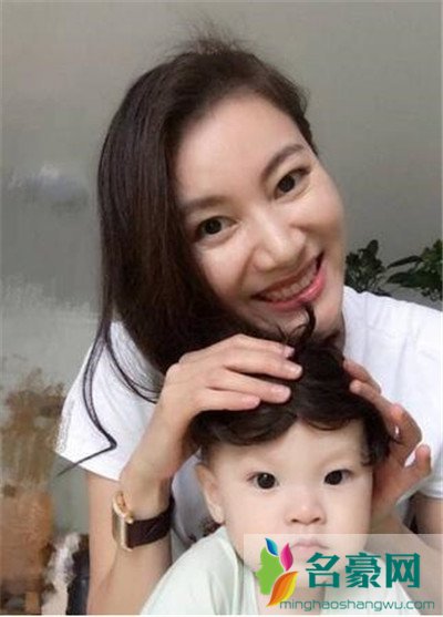 谢杏芳怎么变漂亮了 婚姻不易且行且珍惜