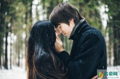 你不要那么独立好不好？再能干也别让他感觉不被需要