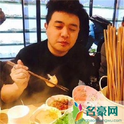 jy戴士什么大学毕业的 jy北京十几套房什么梗