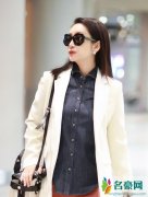 秦海璐混搭风美又飒 涂红唇不时微笑十分迷人