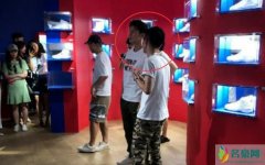 李晨看展被偶遇 分手后状态大好整个人魅力十足