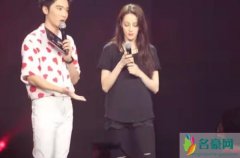 迪丽热巴撕衣服 展现凹凸有致身材曲线女人味破表