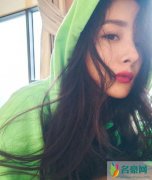 杨幂晒照自我嫌弃太胖 杨幂身穿荧光色衣服简直美翻了
