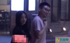 柳岩与神秘男子深夜逛街 两人分别时还非常恋恋不舍